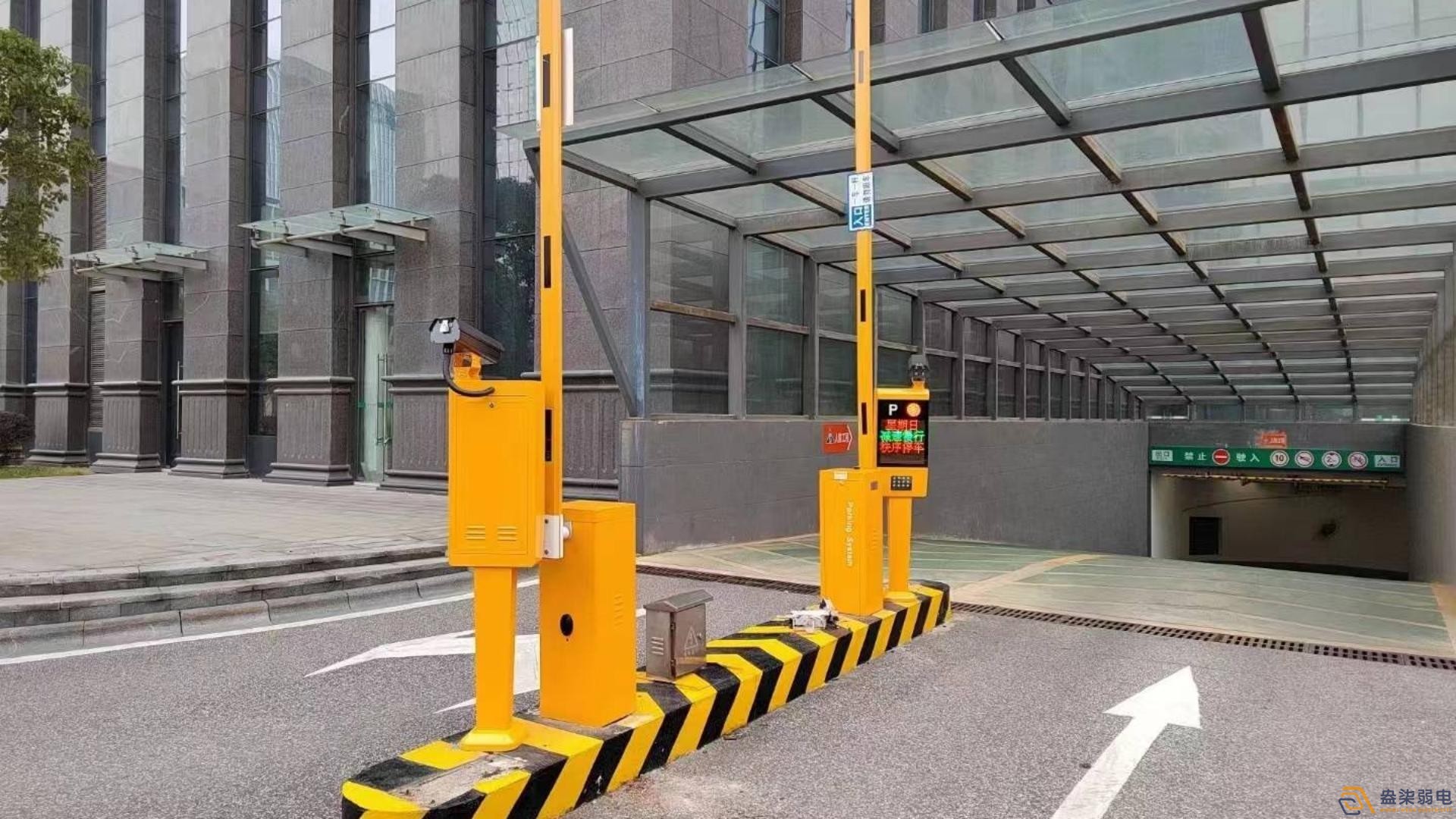 停車場地感線圈防砸系統多少錢一套？
