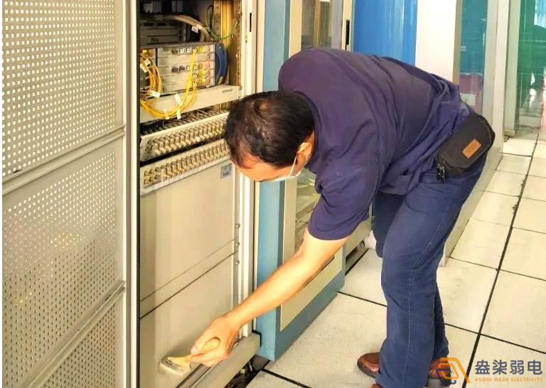 弱電系統定期維保，延長設備壽命降低故障概率