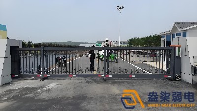 工廠大門優選：段滑門優勢多